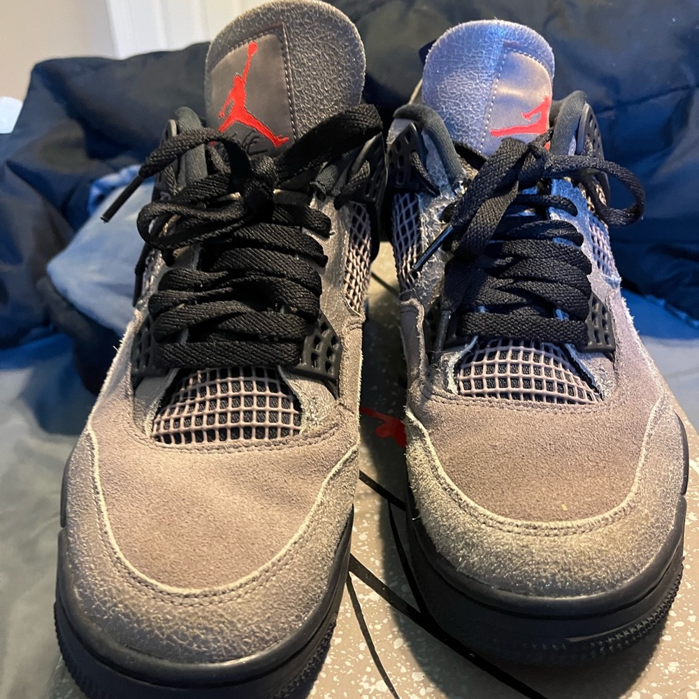 Tuape hazes 4s size 9